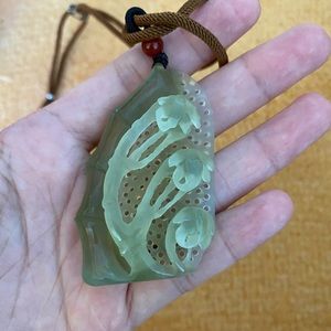 hand engraving finest jade necklace